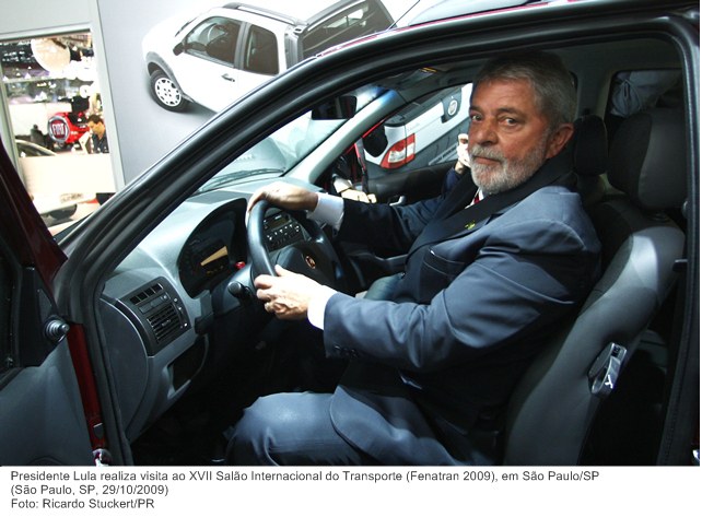 Presidente Lula realiza visita ao XVII Salão Internacional do Transporte (Fenatran 2009), em São Paulo-SP.jpg