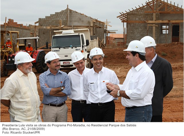 Presidente Lula visita as obras do Programa Pró-Moradia, no Residencial Parque dos Sabiás.