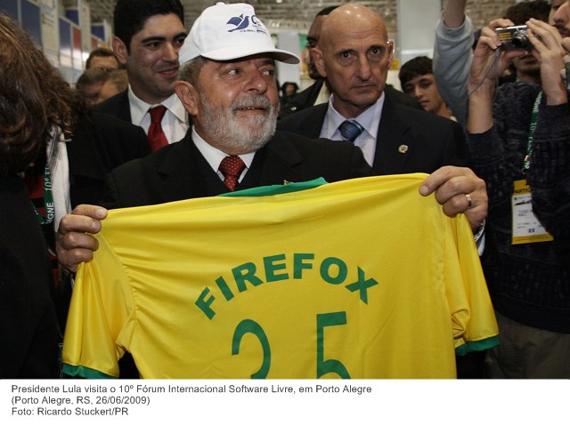 Presidente Lula visita o 10º Fórum Internacional Software Livre, em Porto Alegre.