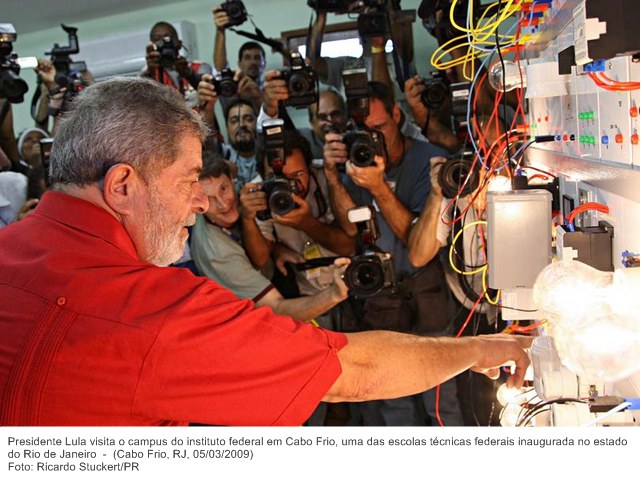 Presidente Lula visita o campus do instituto federal em Cabo Frio, uma das escolas técnicas federais inaugurada no estado do Rio de Janeiro.