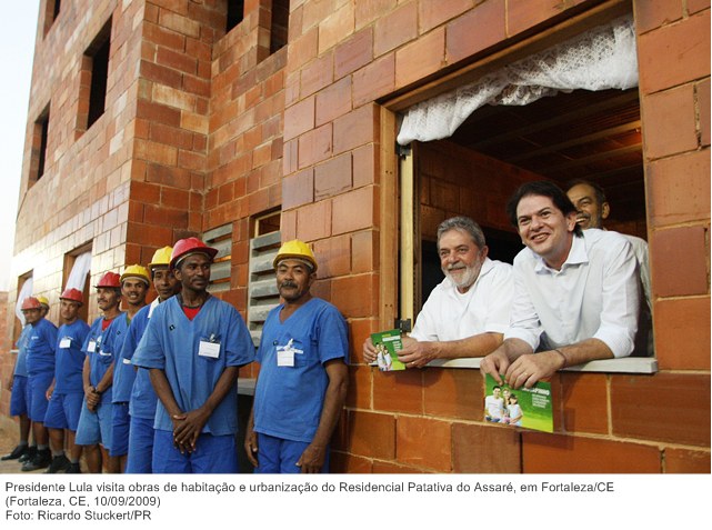 Presidente Lula visita obras de habitação e urbanização do Residencial Patativa do Assaré, em Fortaleza-CE.