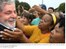Presidente Lula com populares durante visita e inauguração de Unidade de Pronto Atendimento (UPA ) 24 horas João Samek.