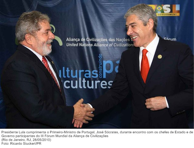 Presidente Lula cumprimenta o Primeiro-Ministro de Portugal, José Sócrates, durante encontro com os chefes de Estado e de Governo participantes do III Fórum Mundial da Aliança de Civilizações.