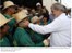 Presidente Lula cumprimenta trabalhadores durante lançamento do Programa Nacional de Estímulo à Produção de Óleo de Palma