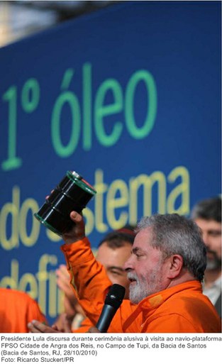 Presidente Lula discursa durante cerimônia alusiva à visita ao navio-plataforma FPSO Cidade de Angra dos Reis, no Campo de Tupi, da Bacia de Santos (2).