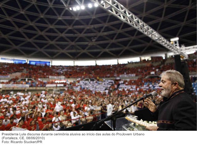 Presidente Lula discursa durante cerimônia alusiva ao início das aulas do ProJovem Urbano.