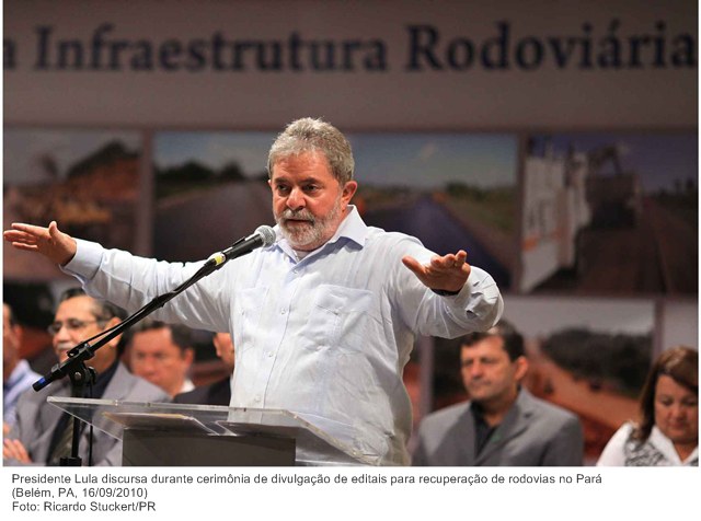 Presidente Lula discursa durante cerimônia de divulgação de editais para recuperação de rodovias no Pará