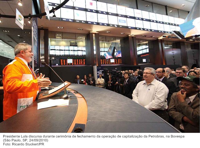 Presidente Lula discursa durante cerimônia de fechamento da operação de capitalização da Petrobras, na Bovespa