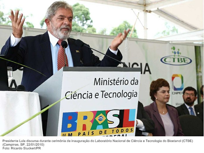 Presidente Lula discursa durante cerimônia de inauguração do Laboratório Nacional de Ciência e Tecnologia do Bioetanol (CTBE).