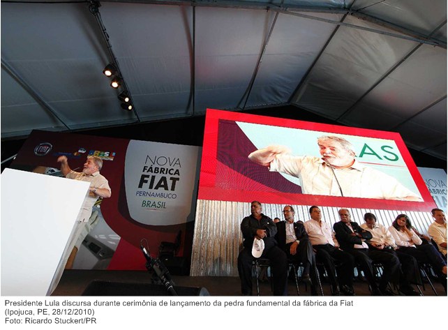 Presidente Lula discursa durante cerimônia de lançamento da pedra fundamental da fábrica da Fiat (2).