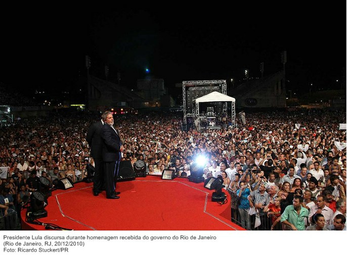 Presidente Lula discursa durante homenagem recebida do governo do Rio de Janeiro.