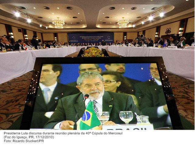 Presidente Lula discursa durante reunião plenária da 40ª Cúpula do Mercosul.