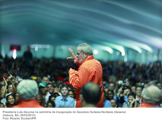 Presidente Lula discursa na cerimônia de inauguração do Gasoduto Sudeste-Nordeste (Gasene).
