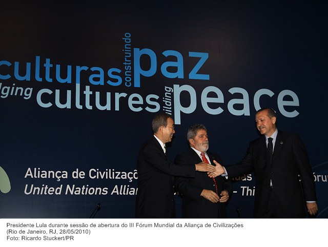 Presidente Lula discursa na reinauguração do Theatro Municipal do Rio de Janeiro.