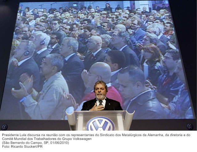 Presidente Lula discursa na reunião com os representantes do Sindicato dos Metalúrgicos da Alemanha, da diretoria e do Comitê Mundial dos Trabalhadores do Grupo Volkswagen .