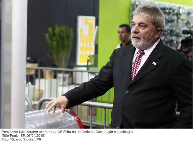 Presidente Lula durante abertura da 18ª Feira da Indústria da Construção e Iluminação (2).