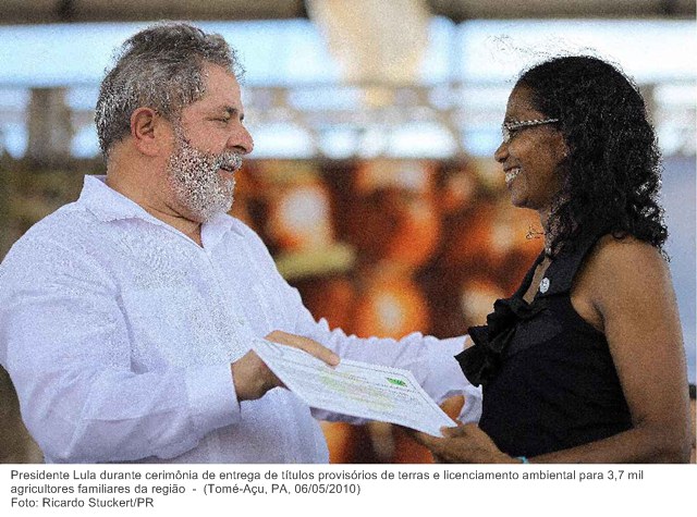 Presidente Lula durante cerimônia de entrega de títulos provisórios de terras e licenciamento ambiental para 3,7 mil agricultores familiares da região.