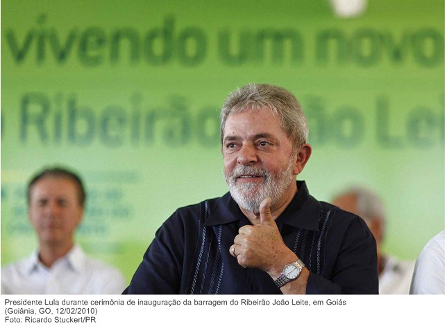 Presidente Lula durante cerimônia de inauguração da barragem do Ribeirão João Leite, em Goiás.