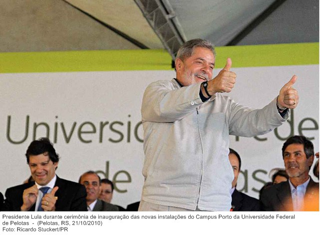 Presidente Lula durante cerimônia de inauguração das novas instalações do Campus Porto da Universidade Federal de Pelotas.