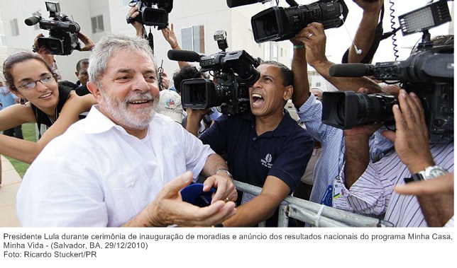 Presidente Lula durante cerimônia de inauguração de moradias e anúncio dos resultados nacionais do programa Minha Casa, Minha Vida.