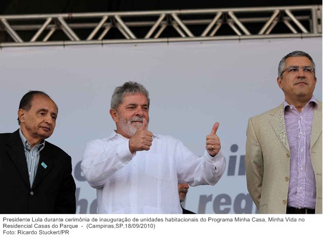 Presidente Lula durante cerimônia de inauguração de unidades habitacionais do Programa Minha Casa, Minha Vida no Residencial Casas do Parque.
