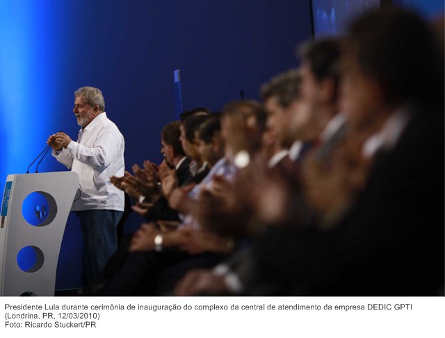 Presidente Lula durante cerimônia de inauguração do complexo da central de atendimento da empresa DEDIC GPTI.