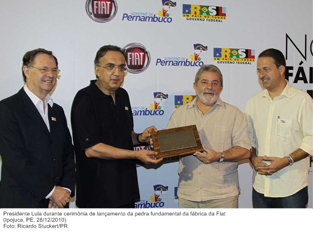 Presidente Lula durante cerimônia de lançamento da pedra fundamental da fábrica da Fiat.