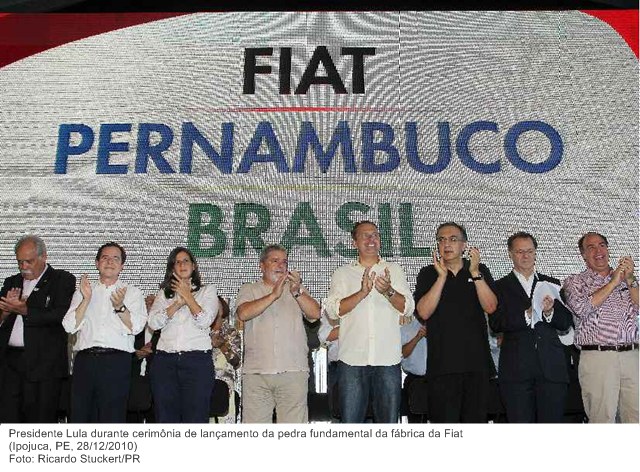 Presidente Lula durante cerimônia de lançamento da pedra fundamental da fábrica da Fiat em Pernambuco.