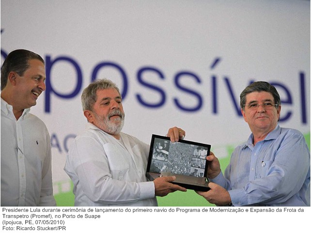 Presidente Lula durante cerimônia de lançamento do primeiro navio do Programa de Modernização e Expansão da Frota da Transpetro (Promef), no Porto de Suape.