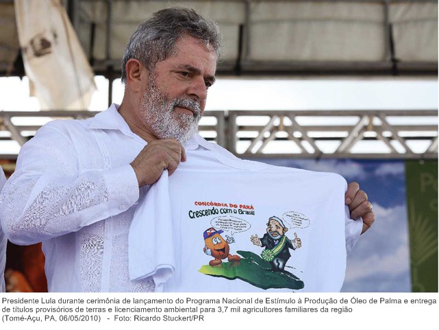 Presidente Lula durante cerimônia de lançamento do Programa Nacional de Estímulo à Produção de Óleo de Palma e entrega de títulos provisórios de terras e licenciamento ambiental .