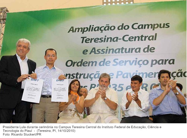 Presidente Lula durante cerimônia no Campus Teresina Central do Instituto Federal de Educação, Ciência e Tecnologia do Piauí.