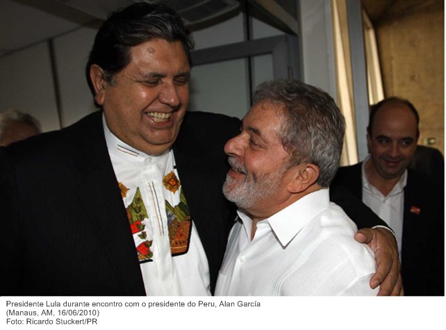 Presidente Lula durante encontro com o presidente do Peru, Alan García.