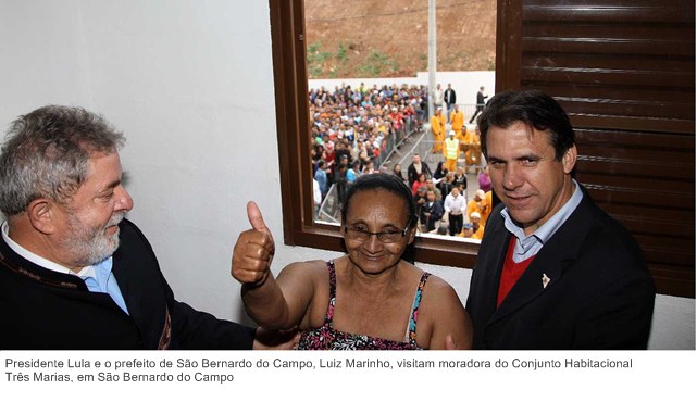 Presidente Lula durante entrega de 224 unidades no Conjunto Habitacional Três Marias e assinatura de contrato do PAC Pró-Moradia .