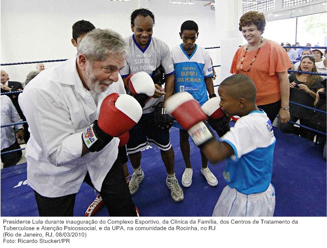 Presidente Lula durante inauguração do Complexo Esportivo, da Clínica da Família, dos Centros de Tratamento da Tuberculose e Atenção Psicossocial, e da UPA, na comunidade da Rocinha, no RJ.