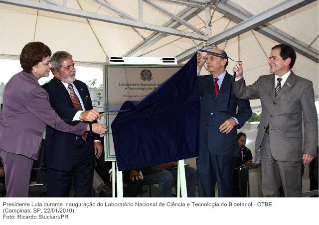 Presidente Lula durante inauguração do Laboratório Nacional de Ciência e Tecnologia do Bioetanol - CTBE.