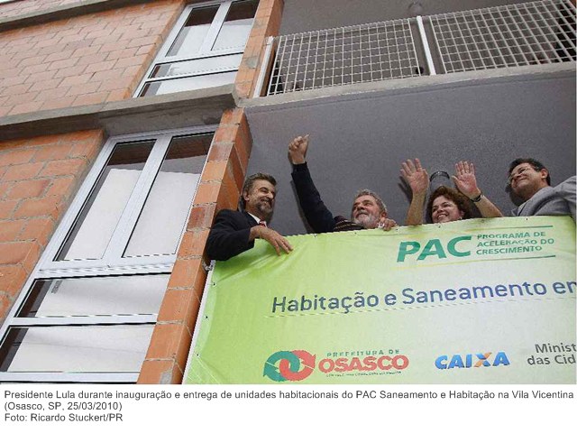 Presidente Lula durante inauguração e entrega de unidades habitacionais do PAC Saneamento e Habitação na Vila Vicentina 
