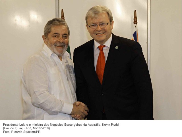 Presidente Lula durante reunião bilateral com o ministro dos Negócios Estrangeiros da Austrália, Kevin Rudd.