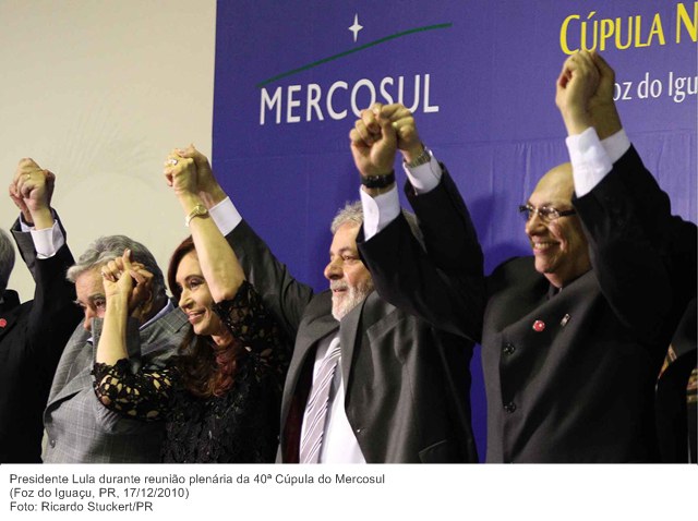 Presidente Lula durante reunião plenária da 40ª Cúpula do Mercosul .