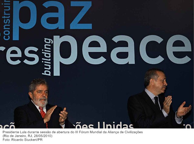 Presidente Lula durante sessão de abertura do III Fórum Mundial da Aliança de Civilizações.