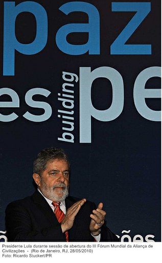 Presidente Lula durante sessão de abertura do III Fórum Mundial da Aliança de Civilizações 