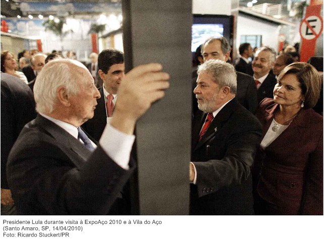 Presidente Lula durante visita à ExpoAço 2010 e à Vila do Aço (3)