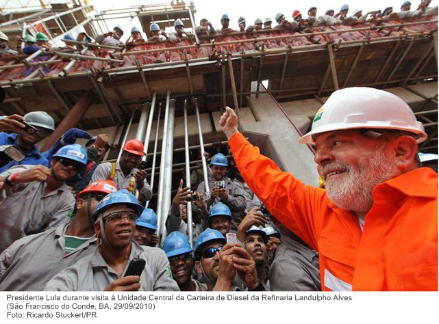 Presidente Lula durante visita à Unidade Central da Carteira de Diesel da Refinaria Landulpho Alves