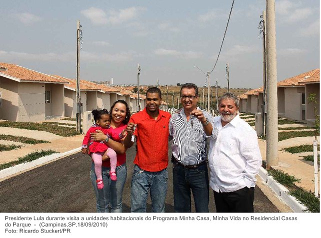 Presidente Lula durante visita a unidades habitacionais do Programa Minha Casa, Minha Vida no Residencial Casas do Parque