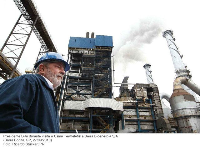 Presidente Lula durante visita à Usina Termelétrica Barra Bioenergia SA.