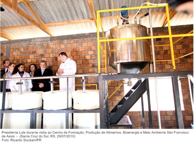 Presidente Lula durante visita ao Centro de Formação, Produção de Alimentos, Bioenergia e Meio Ambiente São Francisco de Assis.