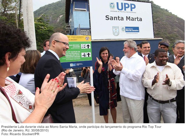 Presidente Lula durante visita ao Morro Santa Marta, onde participa do lançamento do programa Rio Top Tour.