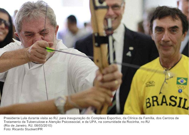 Presidente Lula durante visita ao RJ, para inaug. do Compl. Esportivo, da Clínica da Família, dos Cent. de Tratamento da Tuberculose e Atenção Psicossocial, e da UPA, na comunidade da Rocinha.