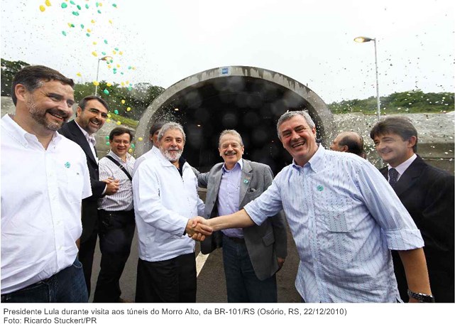 Presidente Lula durante visita aos túneis do Morro Alto, da BR-101-RS.