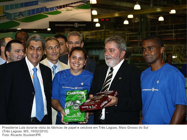 Presidente Lula durante visita às fábricas de papel e celulose em Três Lagoas, Mato Grosso do Sul.