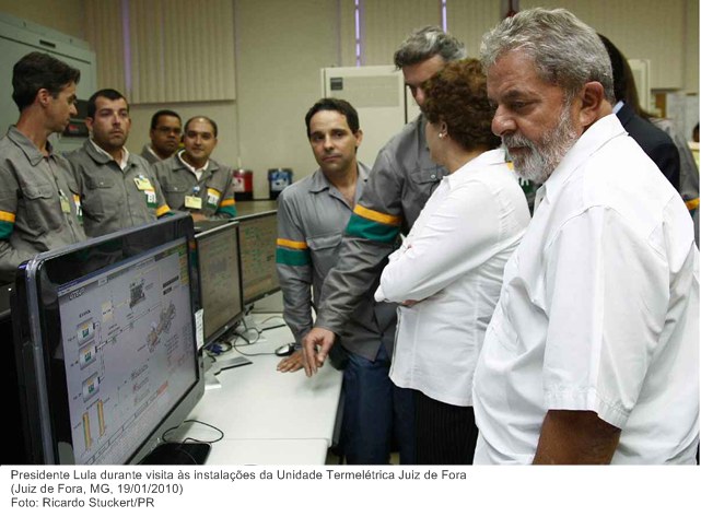 Presidente Lula durante visita às instalações da Unidade Termelétrica Juiz de Fora.